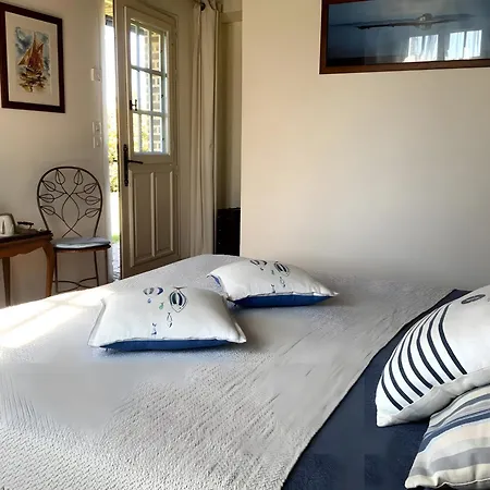 Manoir Du Petit Saint-pierre Couette-café 4*