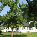 Manoir Du Petit Saint-pierre Онфлёр