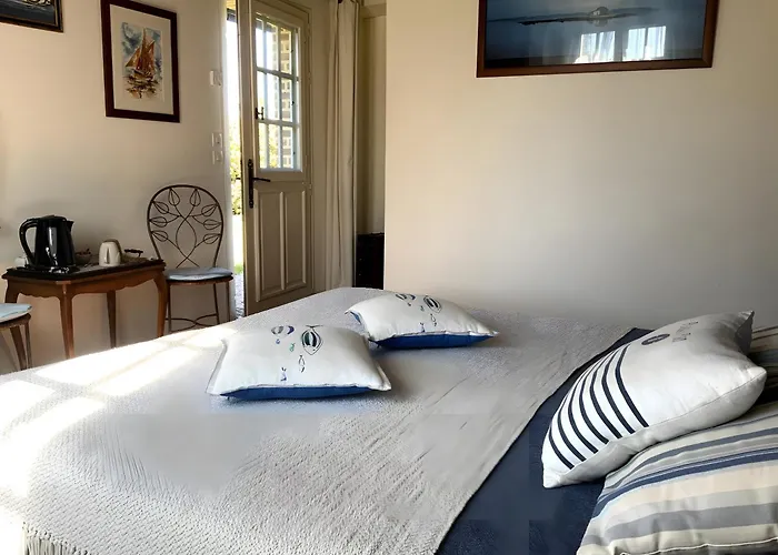 Manoir Du Petit Saint-pierre לינה וארוחת בוקר 4*